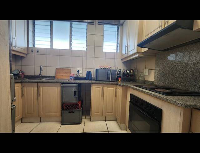 2 BEDROOM APARTMENT FOR SALE IN GLENWOOD